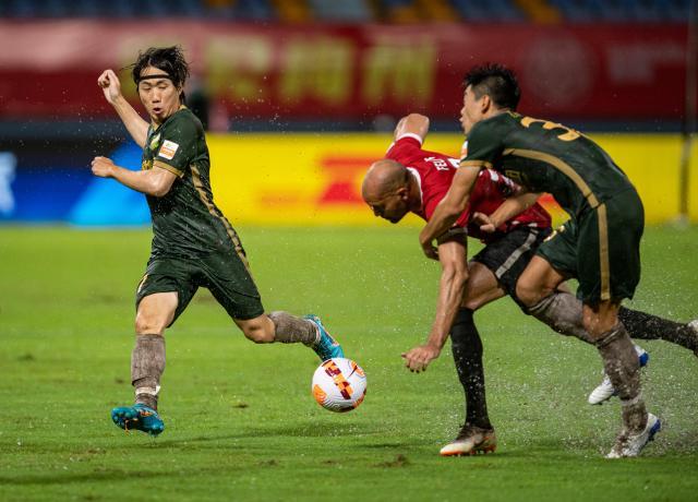 星空用户分享-国安惨胜蓉城难摆脱质疑 人数占优被对手压着打