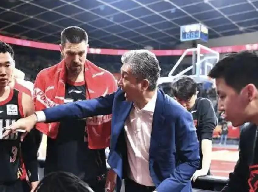 五连胜，郑永刚：赢下比赛靠积极防守；春节前的三连客要打好